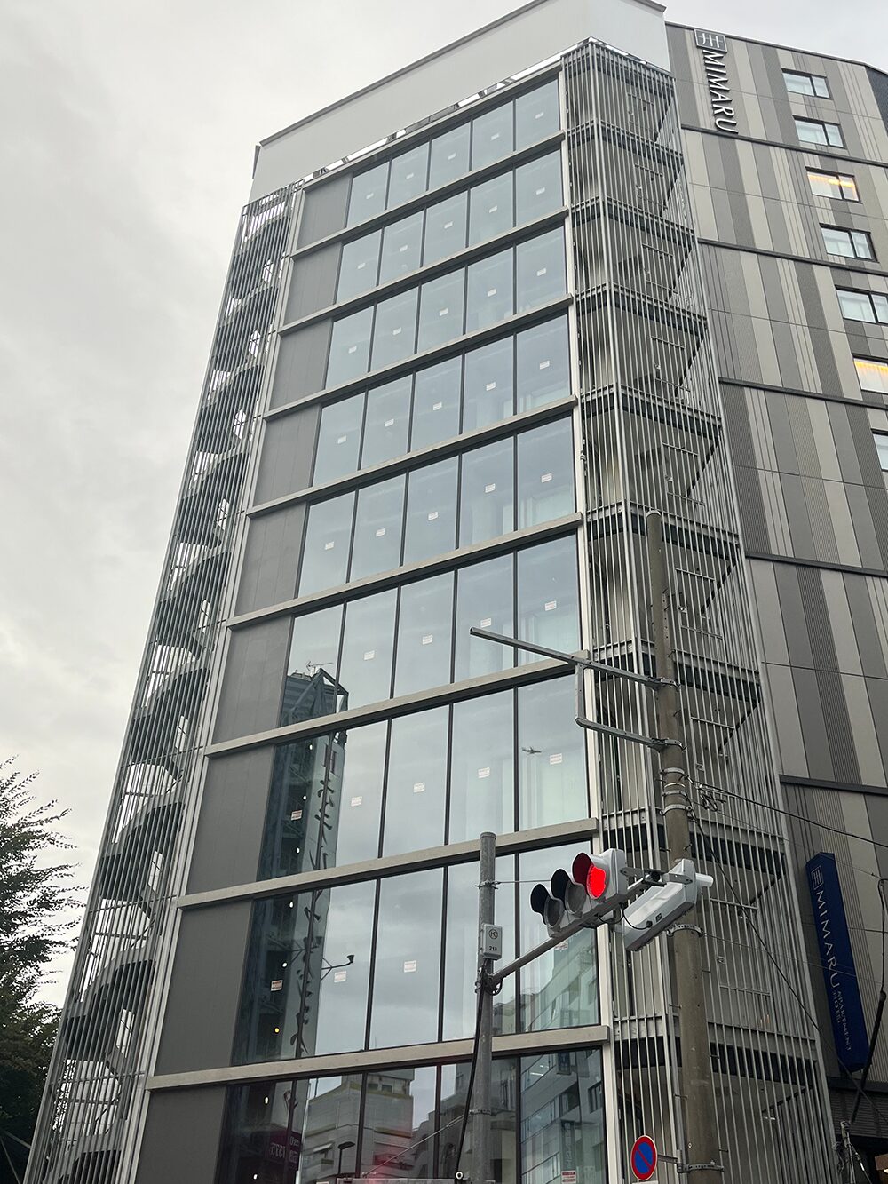 豊島区 敷地面積80平米に建つ10階建てテナントビル